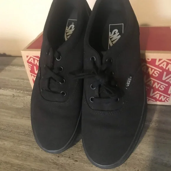 Brand New Black Vans! Size 9 - Picture 6 of 12
